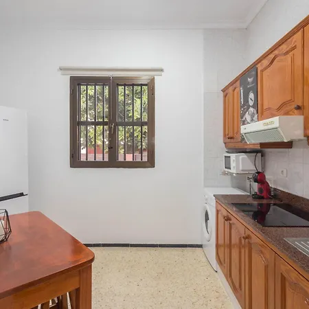 - Cozy Ground-floor Flat *